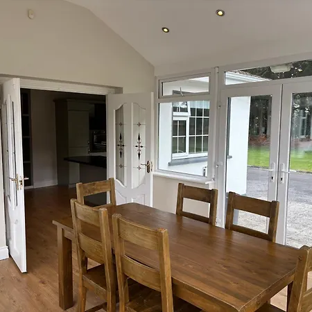 بيت للعطل Teachin Na Greine